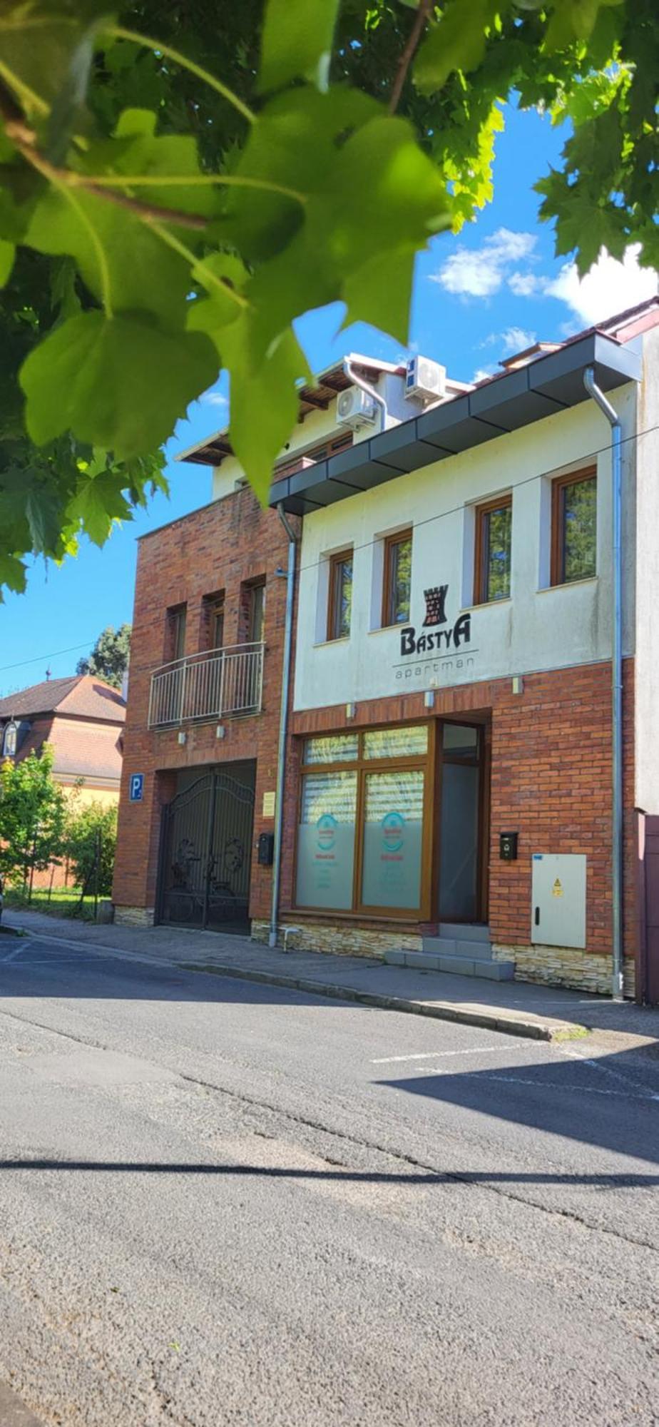 Bastya Apartmanhaz Sarvar Exterior photo